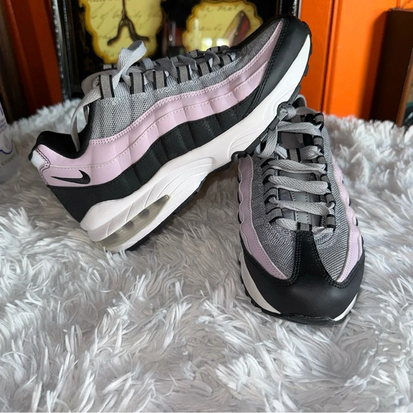 Nike air Max 95 Premium Gray Purple Excellence like new condition Sz 7 women’s - Picture 1 of 11